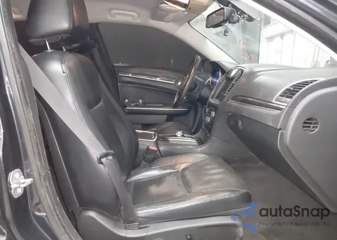 2016 Chrysler 300 Limited z USA, uszkodzony, nr VIN 2C3CCAAG4GH181362